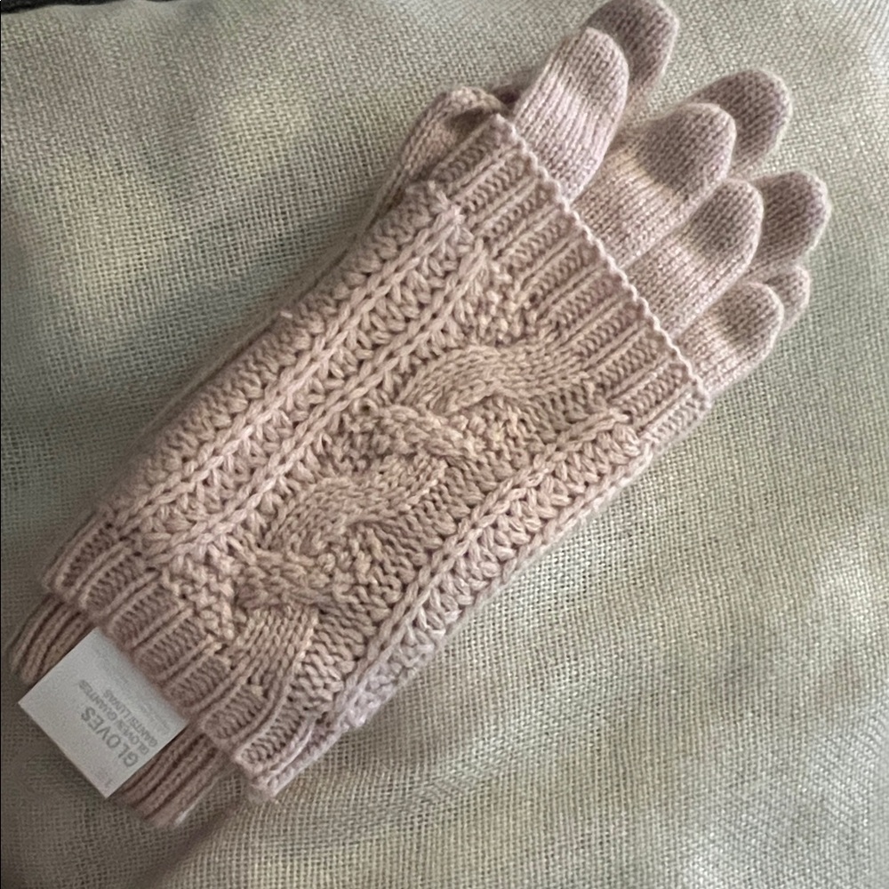 Forever 21 Rose pink full-finger and fingerless winter glove